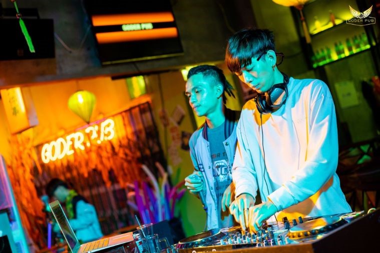 Golder Pub - Quy Nhơn