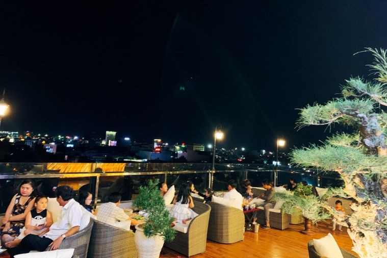 Nhà hàng sân thượng STAR TÚT - Phú Yên