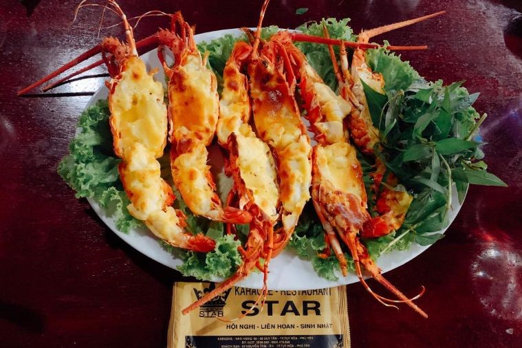 Nhà hàng sân thượng STAR TÚT - Phú Yên