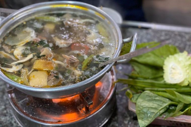 Quán lẩu dê Chóp Chài - Phú Yên