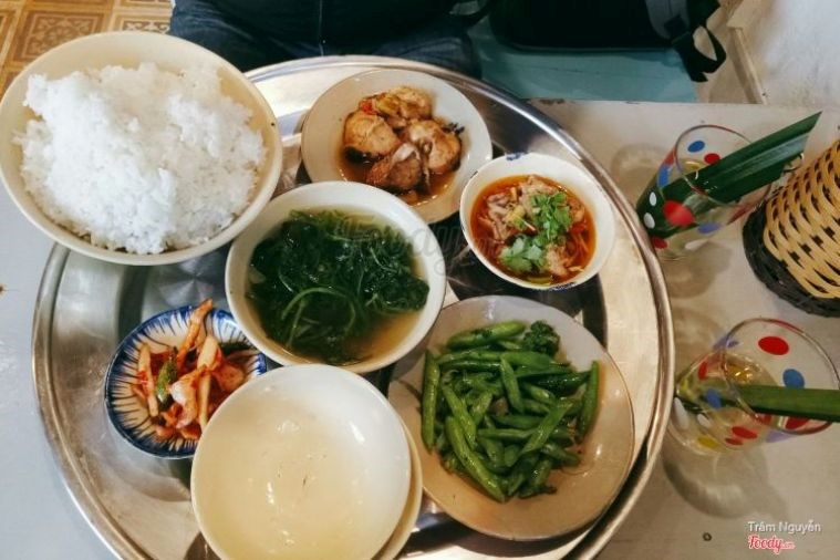 Quán cơm Hẻm Living - Huế