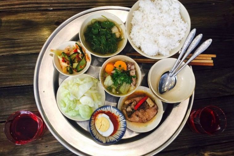 Quán cơm Hẻm Living - Huế