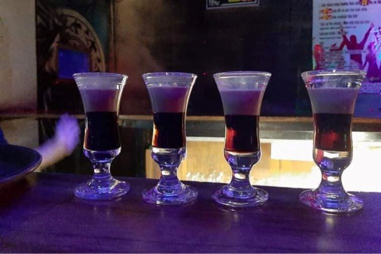 Brown Eyes Bar - Huế