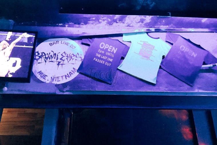 Brown Eyes Bar - Huế