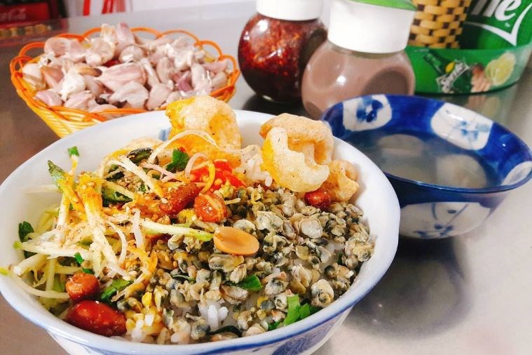 Cơm hến Hoa Đông - Huế