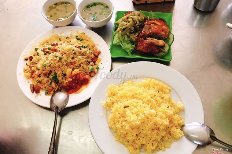 Cơm gà Bùi A Sơn - Huế