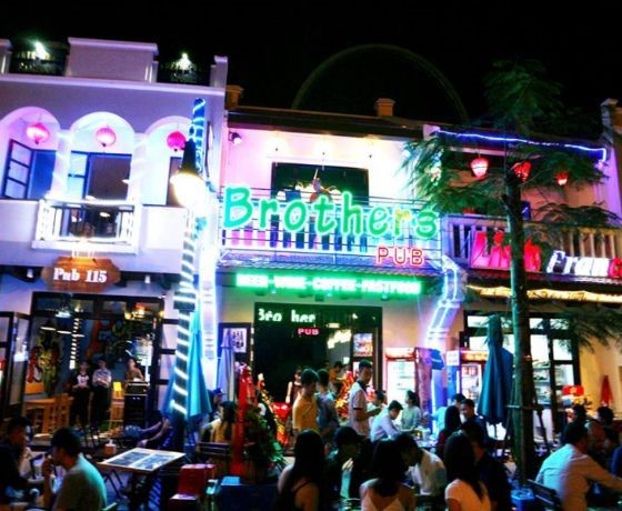 Brothers Pub - Hạ Long