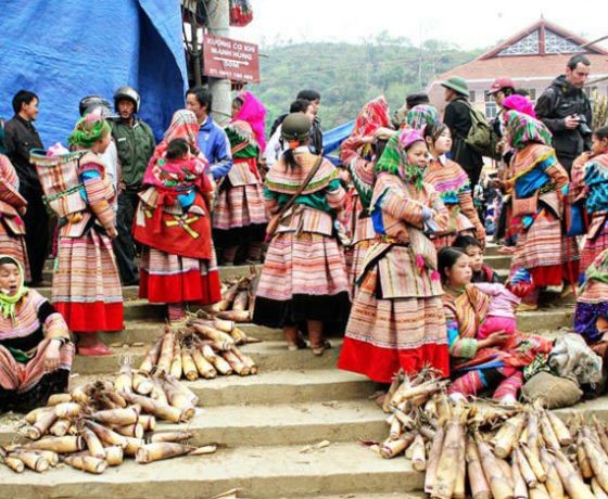 Chợ phiên Cán Cấu - Sapa