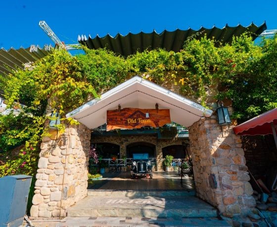 Old Town Cafe - Hạ Long