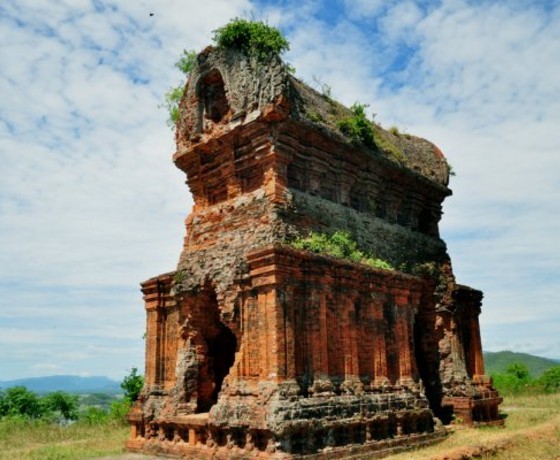 Tháp Chăm Bánh Ít - Quy Nhơn
