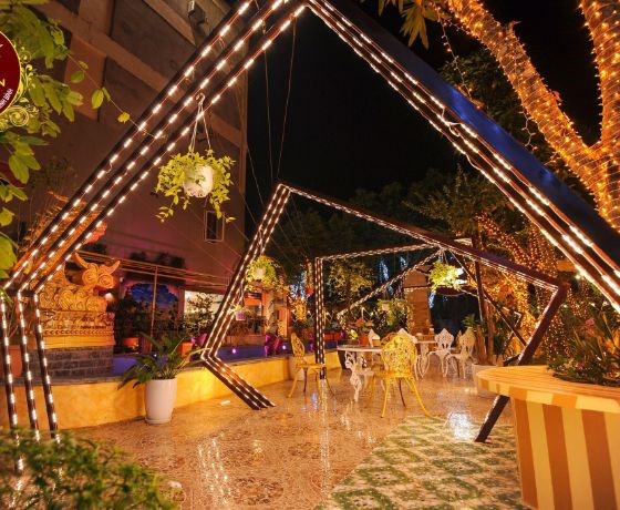 XCafe Sân Vườn - Bar Karaoke - Ninh Bình