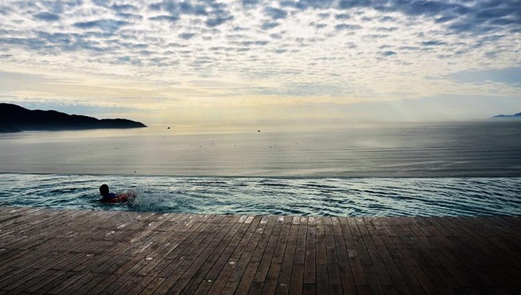 Lơ Lửng Giữa Biển Trời Với Hồ Bơi Tràn Biển Cực Hot Tại Đà Nẵng