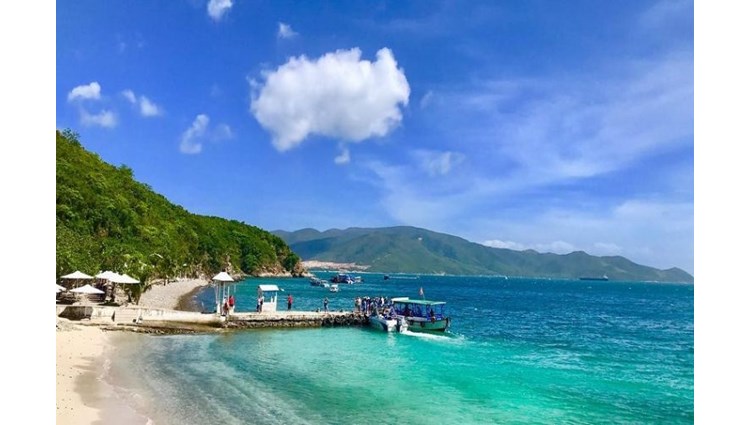 Bãi Tranh một “thiên đường biển” rất khác lạ của Nha Trang