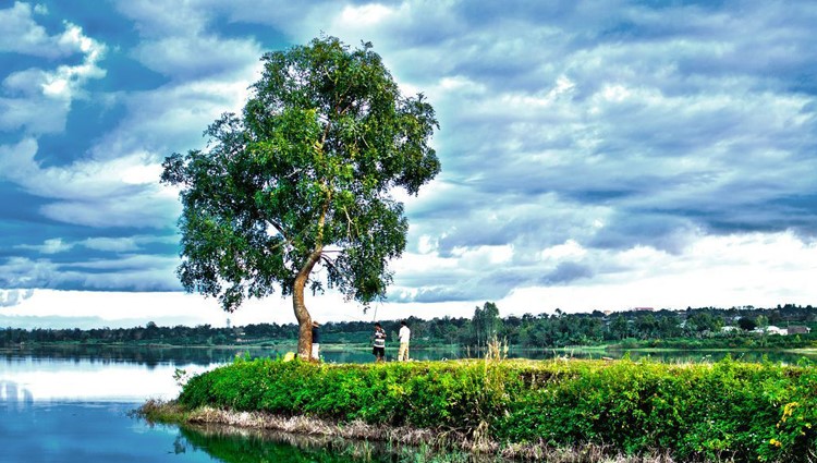 Về Biển Hồ xanh ngắt ở Pleiku