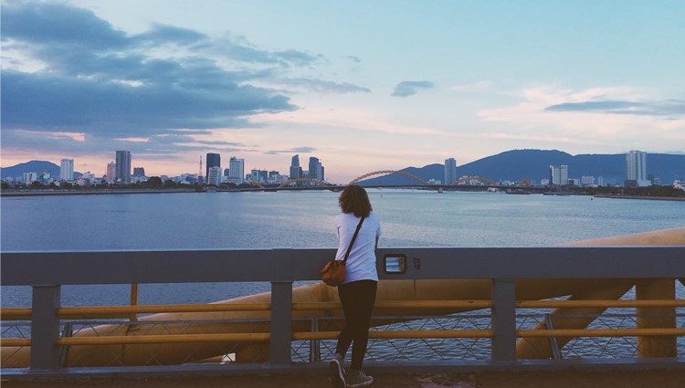 Vẻ đẹp cầu Nguyễn Văn Trỗi điểm check-in mới nổi của giới trẻ Đà Nẵng