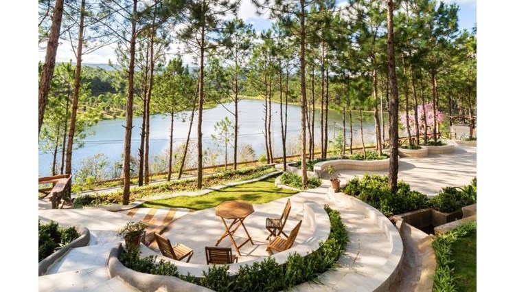 Đi Đà Lạt phải ghé những resort view hồ Tuyền Lâm đẹp như thế này nhé. 