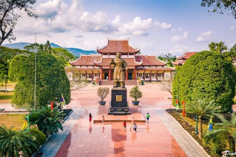 Tour Quy Nhơn - Hầm Hô - Kỳ Co - Eo Gió - Tháp Đôi 4 Ngày 3 Đêm
