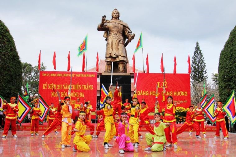 Tour Quy Nhơn - Hầm Hô - Kỳ Co - Eo Gió - Tháp Đôi 4 Ngày 3 Đêm