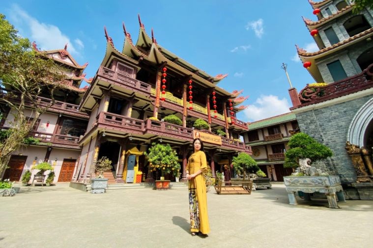 Tour Quy Nhơn - Hầm Hô - Kỳ Co - Eo Gió - Tháp Đôi 4 Ngày 3 Đêm