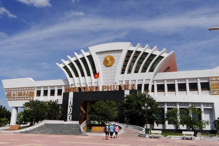 City Tour Tuy Hòa 1 Ngày: Thành Phố Chín Nhớ Mười Thương