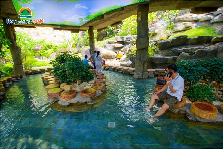 Tour Sơn Trà - Ngũ Hành Sơn - Hội An - Núi Thần Tài 2 ngày 1 đêm