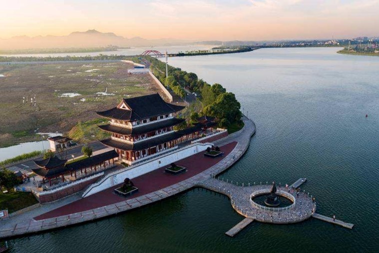 Tour Trung Quốc: Phượng Hoàng Cổ Trấn - Phù Dung Trấn - Trương Gia Giới 6N5D Khởi Hành từ Huế