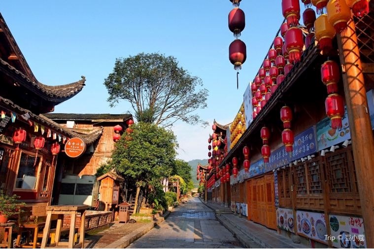 Tour Trung Quốc: Phượng Hoàng Cổ Trấn - Phù Dung Trấn - Trương Gia Giới 6N5D Khởi Hành từ Huế