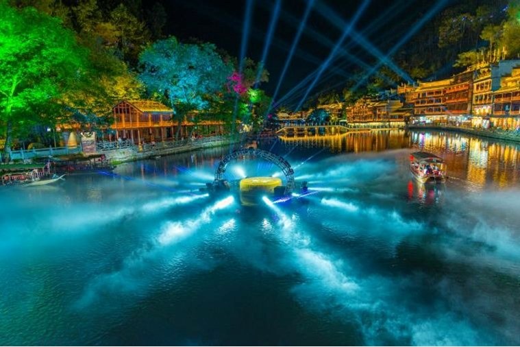 Tour Trung Quốc: Phượng Hoàng Cổ Trấn - Phù Dung Trấn - Trương Gia Giới 6N5D Khởi Hành từ Huế