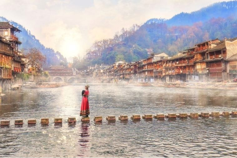 Tour Trung Quốc: Phượng Hoàng Cổ Trấn - Phù Dung Trấn - Trương Gia Giới 6N5D Khởi Hành từ Huế