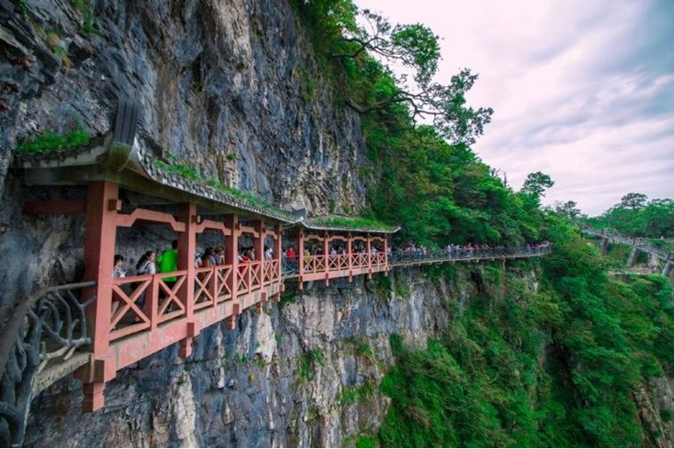 Tour Trung Quốc: Phượng Hoàng Cổ Trấn - Phù Dung Trấn - Trương Gia Giới 6N5D Khởi Hành từ Huế