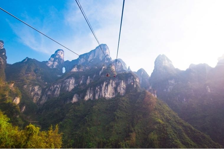 Tour Trung Quốc: Phượng Hoàng Cổ Trấn - Phù Dung Trấn - Trương Gia Giới 6N5D Khởi Hành từ Huế