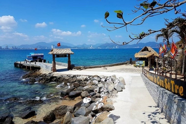 Tour Nha Trang: Du Ngoạn Đảo – Chùa Long Sơn – Tháp Bà Ponagar – Suối Khoáng Tháp Bà 3N2D