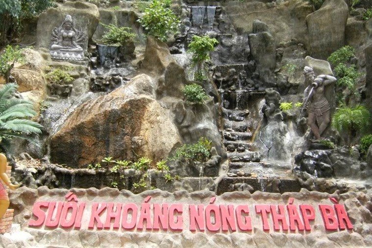 Tour Nha Trang: Du Ngoạn Đảo – Chùa Long Sơn – Tháp Bà Ponagar – Suối Khoáng Tháp Bà 3N2D