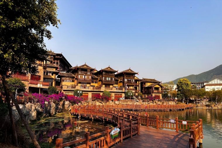 Tour Hà Nội - Bình Biên - Kiến Thuỷ - Mông Tự 3N3Đ