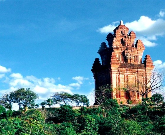 City Tour Tuy Hòa 1 Ngày: Thành Phố Chín Nhớ Mười Thương