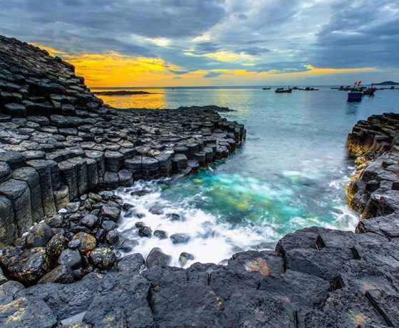 Tour Ghềnh Đá Đĩa – Nhà thờ Mằng Lăng – Bãi Xép 1 Ngày