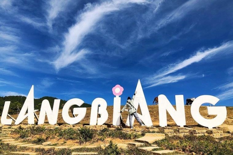 Tour Chinh Phục Đỉnh LangBiang - Thác DaTanLa - Crazy House