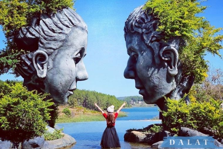 Tour Chinh Phục Đỉnh LangBiang - Thác DaTanLa - Crazy House